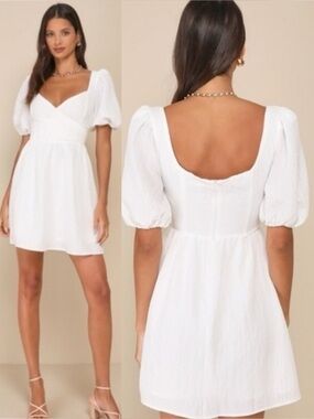 NWOT Lulu’s Little Bit In Love White Surplice Puff Sleeve Mini Dress Extra Small